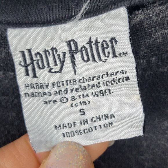 Harry Potter T-Shirt Womens S Black‎ Hogwarts Logo Crest Long Sleeves Tee Casual - Picture 4 of 5